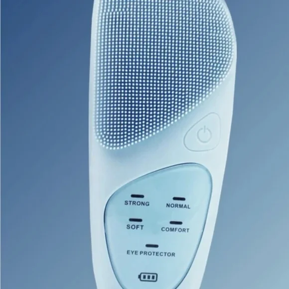 Dermalactives Pureskin + Cleansing Brush